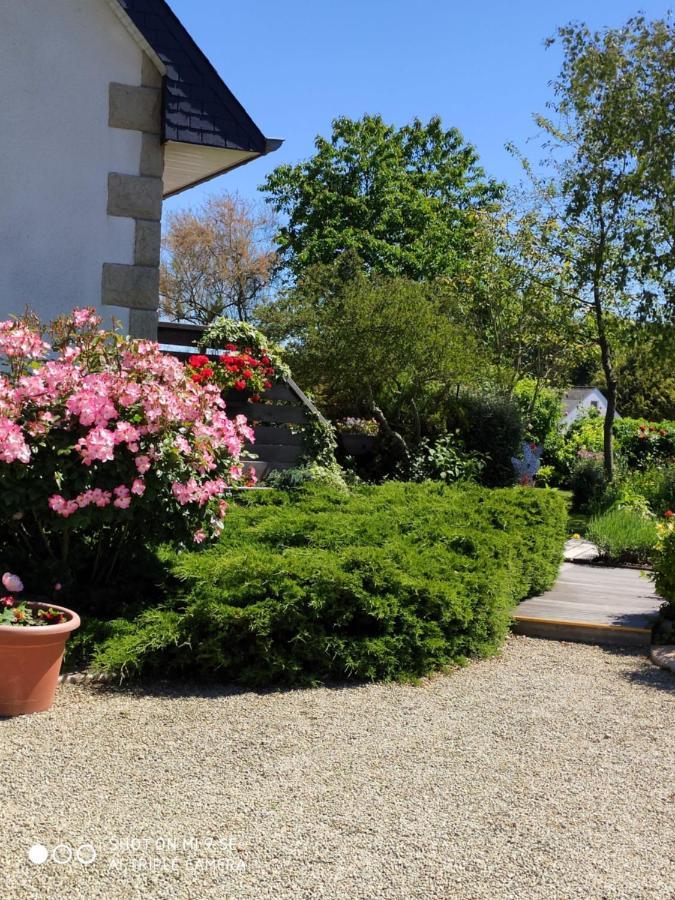 Les Chambres Des Badious Plerguer Esterno foto